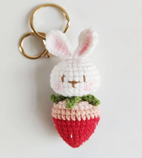 Schlüsselanhänger Häkel-Kaninchenpuppe, grau, Unisex - Bild 1