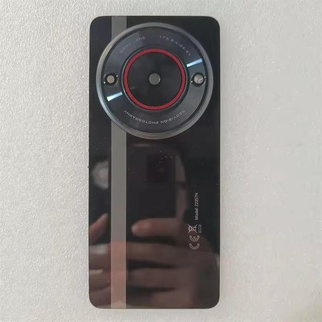 ZTE Nubia Focus 5G Z2357N Ersatzgehäuse Mittelrahmen mit Glas Rückseite und Kameralinse in Schwarz - Bild 1
