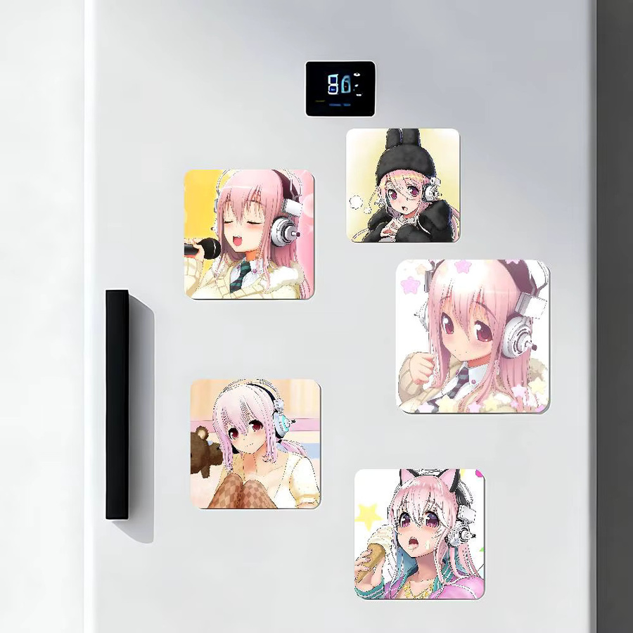 Kreativer Anime A-Super Sonico Kühlschrankmagnet in Multicolour als quadratischer magnetischer Aufkleber - Bild 3