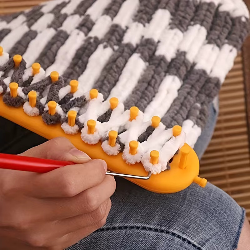 QJH Strickwebrahmen aus Kunststoff mit langem Griff für DIY-Webarbeiten zur Herstellung von Pompons, Socken, Mützen und Schals, 1 Stück - Bild 2