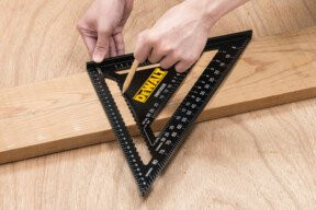 DeWalt Speed Square Anschlagwinkel mit Winkelmesser, Breite: 30 cm, DWHT25228-0 - Bild 2