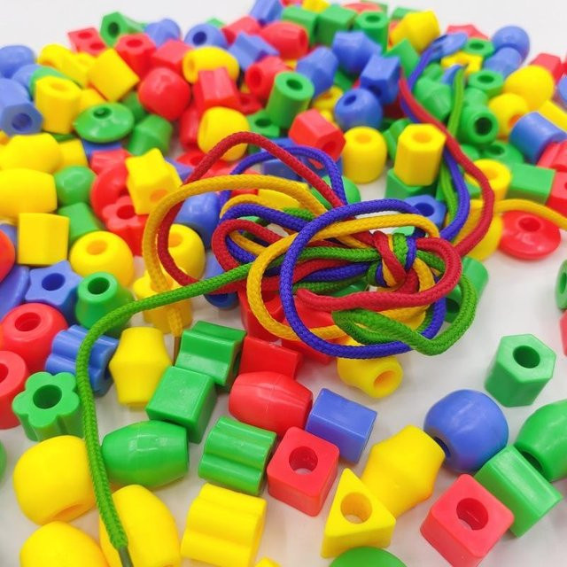 Binchi Outdoor Product Montessori Lernfädelspiel Fädelperlen, ab 14 Jahre - Bild 1
