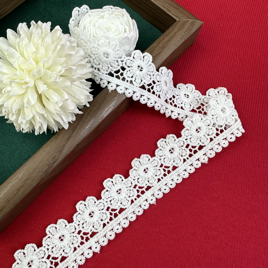 Bestickter Gänseblümchen-Spitzenbesatz in Weiß, Breite: 3,5 cm, 15 Yards für Nähen und Basteln - Bild 3