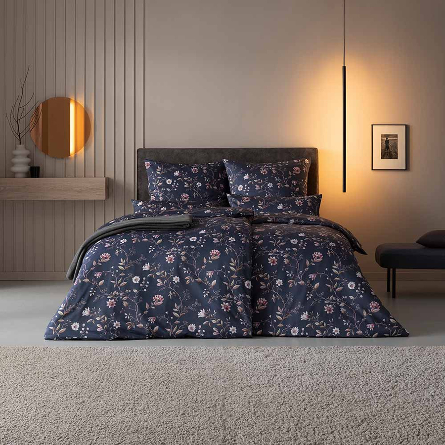 Estella Mako-Satin Bettwäsche Linda Indigo Blau Rosa Blütenzweige mit Bettbezug und Kissenbezug, B/H: 200 x 220 cm, Kissen: 80 x 80 cm - Bild 1