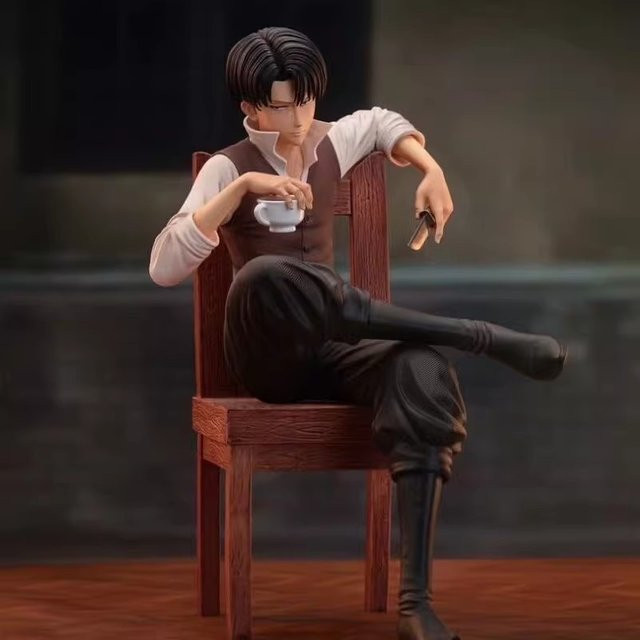 Bandai Attack on Titan Levi Ackerman Figur, Sitzhaltung, 19cm - Bild 1