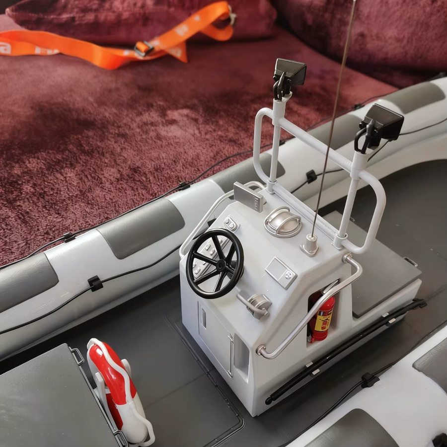 AT 99 MODEL RC Schlauchboot, ferngesteuert, 1:9, mit Lichtern - Bild 4