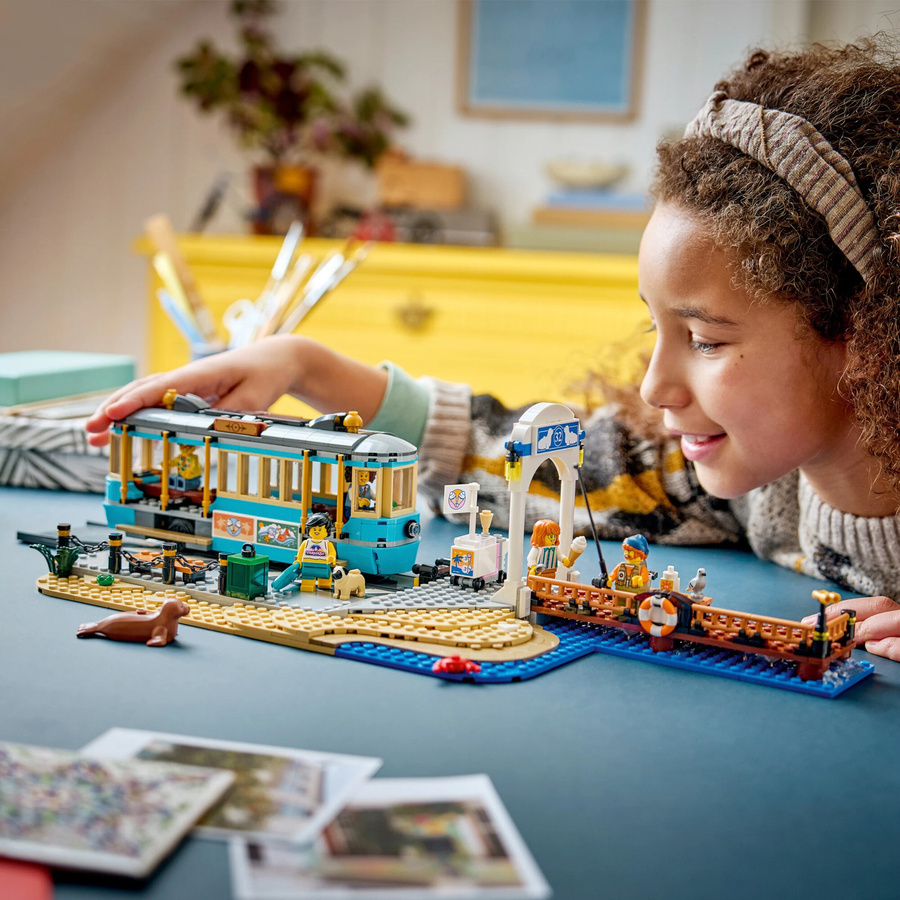 LEGO City Klassische Strandstraßenbahn Bauset Strand - Bild 4