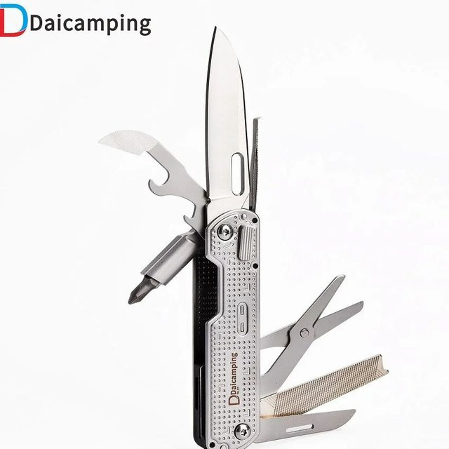 Daicamping DL1 DL0 EDC Multifunktionswerkzeug in Silber mit Klinge und Clip als faltbares Multitool - Bild 1