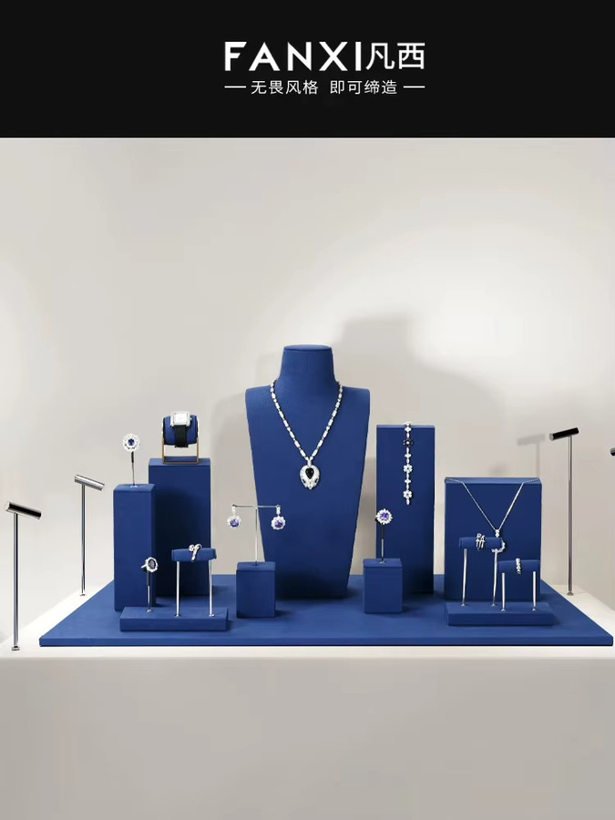 Oirlv Schmuck-Display-Set in Blau mit Büste und Uhrenhalter für Halsketten, Ringe, Ohrringe und Armreife - Bild 4