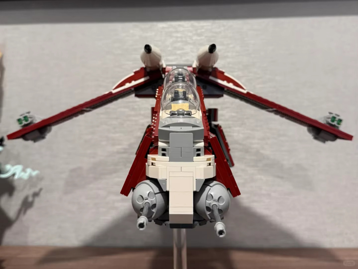 Cor, Space Battle Red Combat Ship, Montagemodell, 1083 Teile, ab 14 Jahren - Bild 3