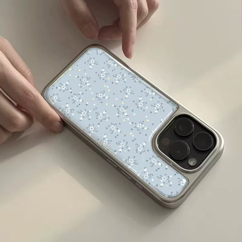Stoßfeste DecoPhone Handyhülle mit blauem Blumendruck und silbernem Rand für iPhone 17, 16, 15, 14 Pro Max mit Hydrogel-Rückplatte - Bild 2