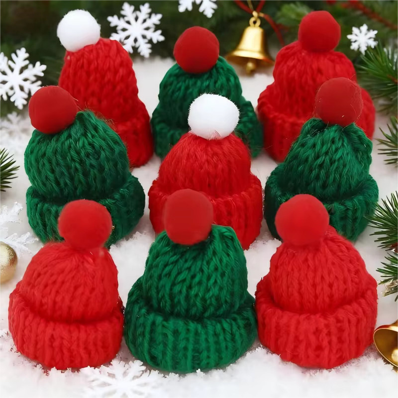 RIBBON HOUSE 10er Paket Gestrickte Weihnachtsmützen in Grün als Weinflaschendekoration und hängende Ornamente - Bild 3