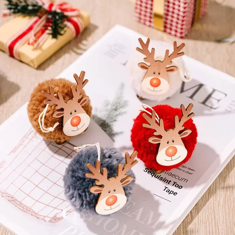 10er Set Weihnachts-Hängeornamente aus Filz und Holz mit Rentier-Figuren in Weiß und Mehrfarbig - Bild 5