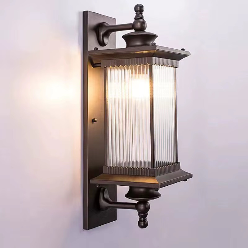Wecus Retro Außenwandleuchte aus Metall und Glas für Garten, Balkon und Korridor, Wasserdichte Laterne in Warmweiß - Bild 2