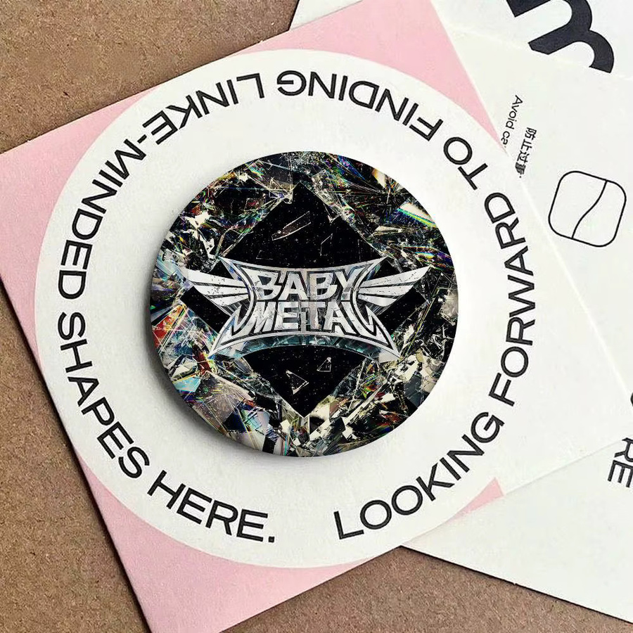 Brosche Babymetal, Weißblech, Japanischer Rock - Bild 6