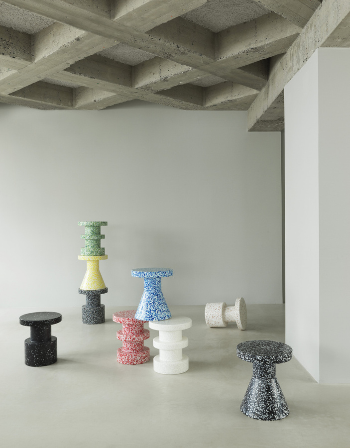 Normann Copenhagen Bit Stool Cone Hocker aus recyceltem Kunststoff in Schwarz - Bild 2