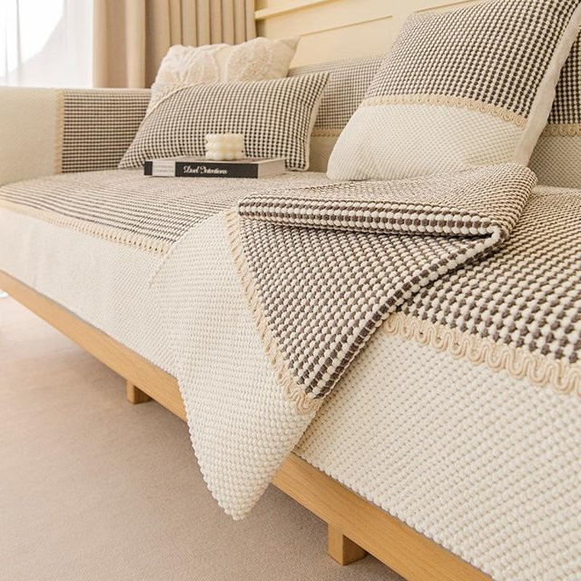 Winter-Plüsch-Sofabezug aus Cord in Beige, rutschfester und waschbarer Couch-Schutzbezug für dein Wohnzimmer, B/B: 70 x 70 cm - Bild 1