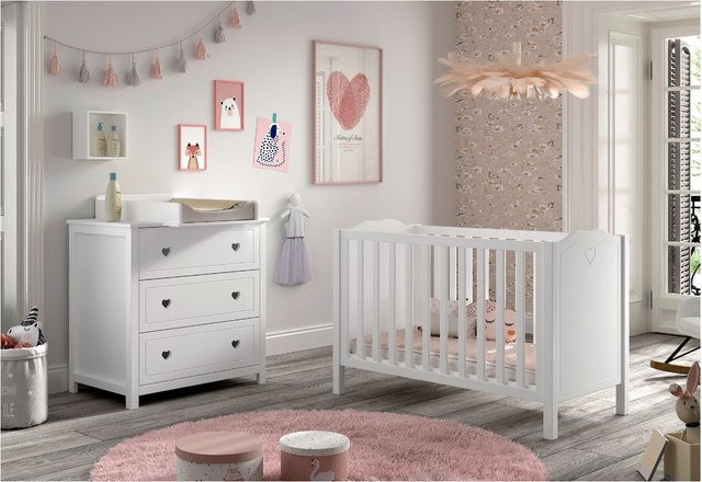 AMORI Babyzimmer Set 3-teilig aus Babybett, Kommode mit 3 Schubladen und Wickelaufsatz, weiß lackiert, Kiefer massiv - Bild 1