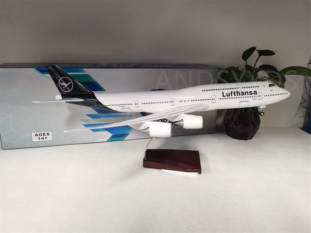 Lufthansa B747 Flugzeug Modell aus Harz in Weiß, 47 cm Display Ornament - Bild 1