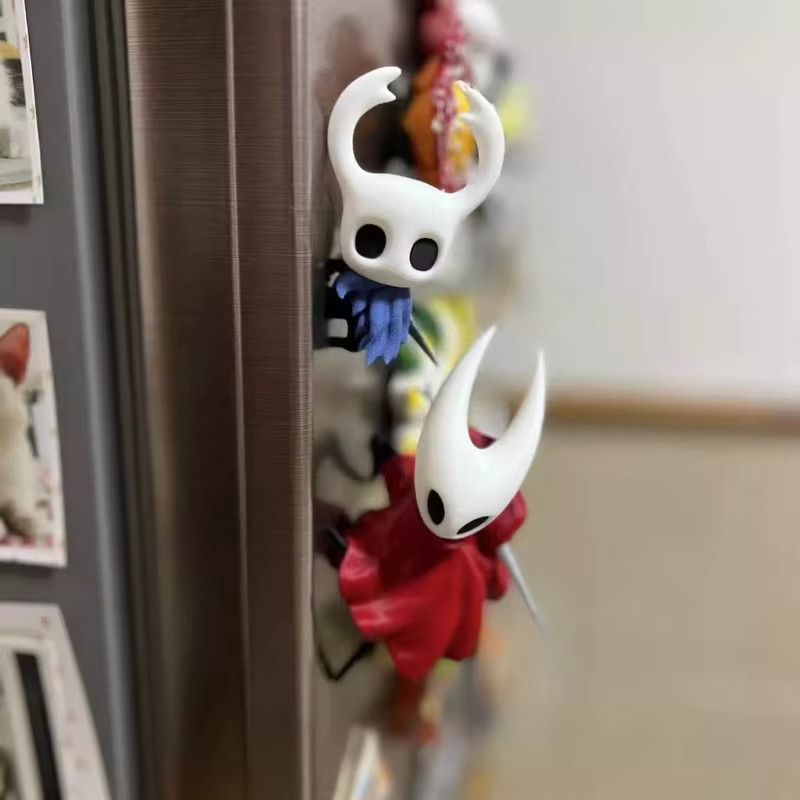 Bandai Hollow Knight Hornet Silksong Action Figur Magnet Kühlschrank Ornament in Blau und Multicolor - Bild 3
