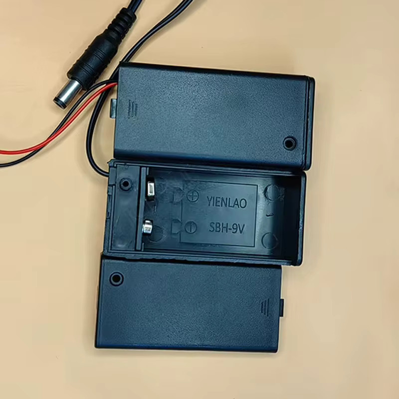 JCD 9V Batteriehalter mit DC 5,5 x 2,1 mm Stecker, Ein/Aus-Schalter und Bleiabdeckung in Schwarz - Bild 2