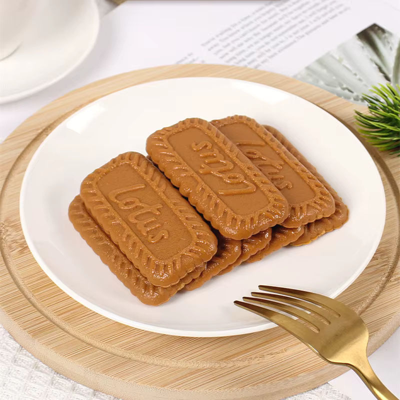 Künstliche Cookies und Gebäckmodelle aus Kunstharz in Braun als Dekoration für Fotografie, Hochzeit und Party - Bild 3