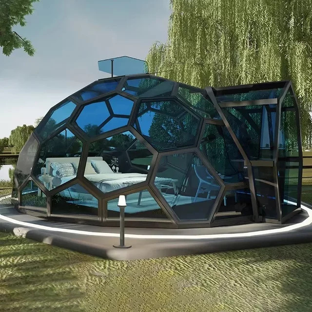 Modernes geodätisches Kuppelzelt aus transparentem Polycarbonat als wind- und schneesicheres Winterhaus in Iglu-Design - Bild 1