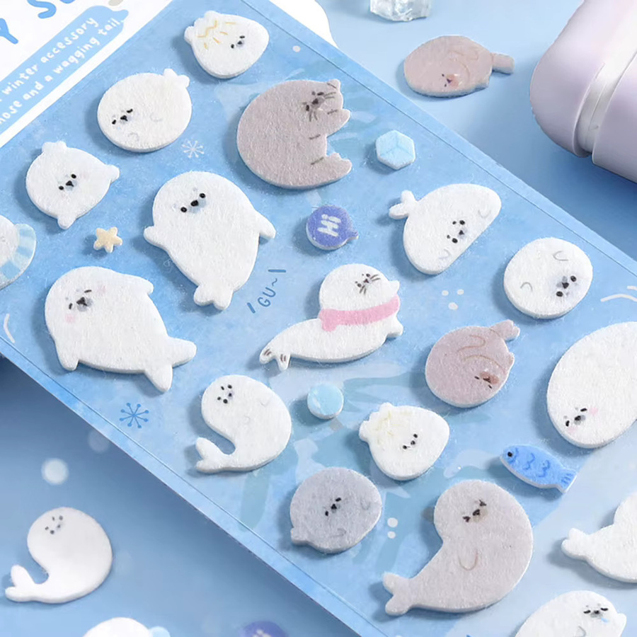 Bunte Filzaufkleber mit arktischen Tiermustern und Polarbuchstaben für deine DIY-Dekoration in Lila und Mehrfarbig - Bild 1