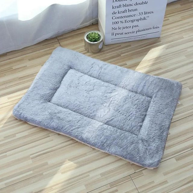 Doppelseitige Haustiermatte als warmes Schlafbett für Katzen und kleine Hunde in Grau - Bild 1