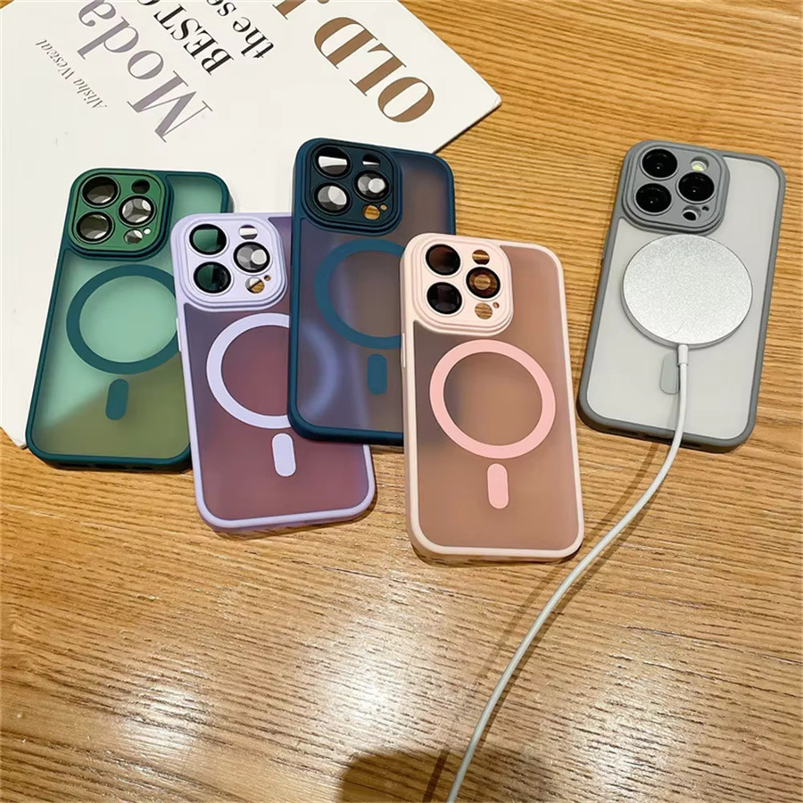 Stoßfeste iPhone Schutzhülle mit Magnetfunktion und Wireless Charging Support, matt und durchscheinend, Farbe: Rot - Bild 2