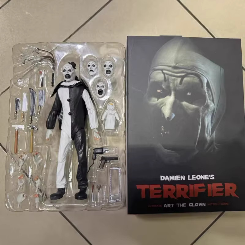Neca Terrifier Actionfigur, Jungen, mit austauschbarem Gesicht - Bild 4