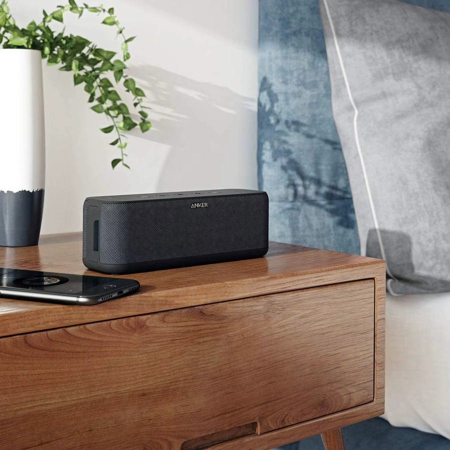 Anker SoundCore Boost Bluetooth Lautsprecher in Schwarz mit BassUp Technologie und IPX7 Wasserschutz - Bild 4