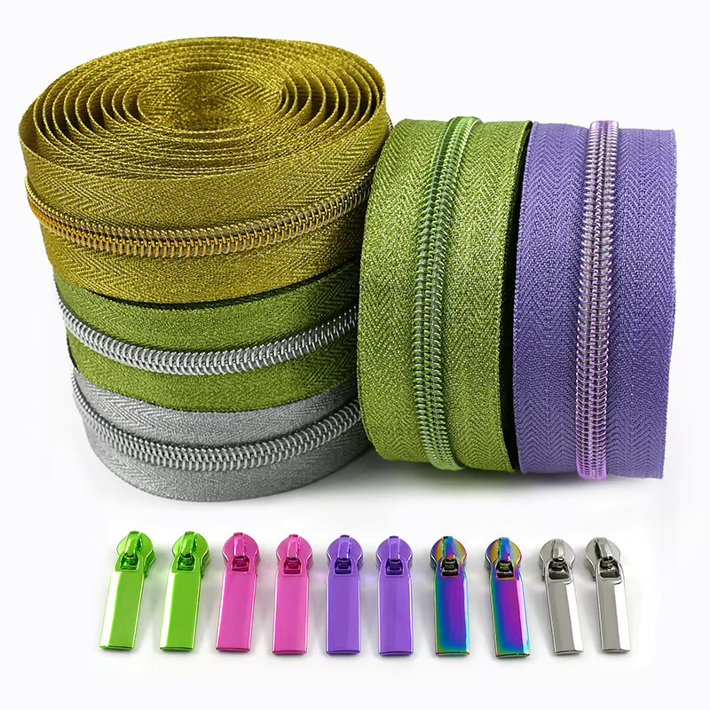 Meetee Nylon-Reißverschlüsse mit Reißverschlussgleitern und Kunststoff-Reißverschlussrolle als Reparaturset und Nähzubehör für Kleidung in Gold und Multicolour - Bild 1