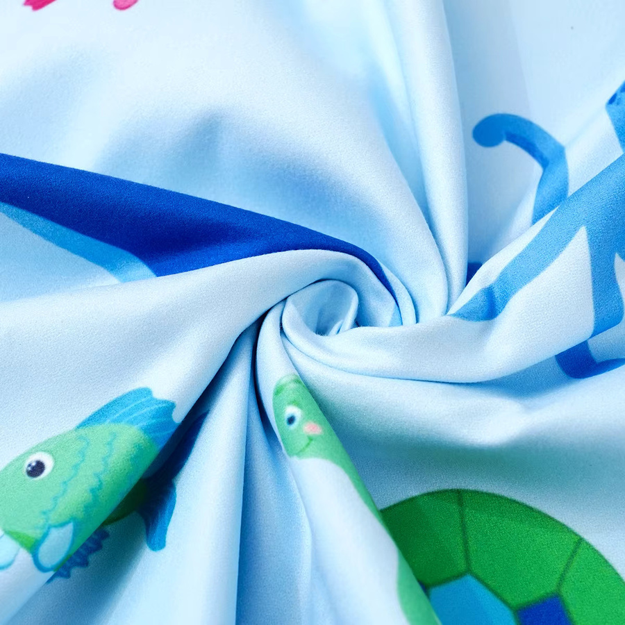 HappyFlute Sandfreies Babyhandtuch mit Kapuze für Jungen und Mädchen in Blau - Bild 2
