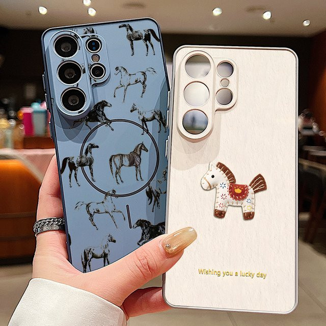 Magnetische Handyhülle mit Cartoon-Pferdemuster für Samsung Galaxy S26 S25 Ultra S24 S23 FE A57 A17 A56 A37 A16 A55 A54 A36 A35 in Gold - Bild 1