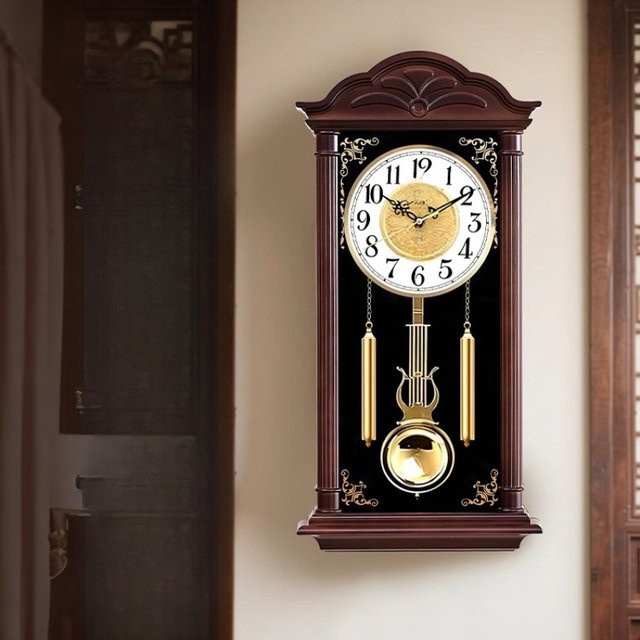 Xenomorph Wanduhr aus Holz im Vintage-Design als ästhetisches 3D-Wandbild für deine Wohnkultur - Bild 1