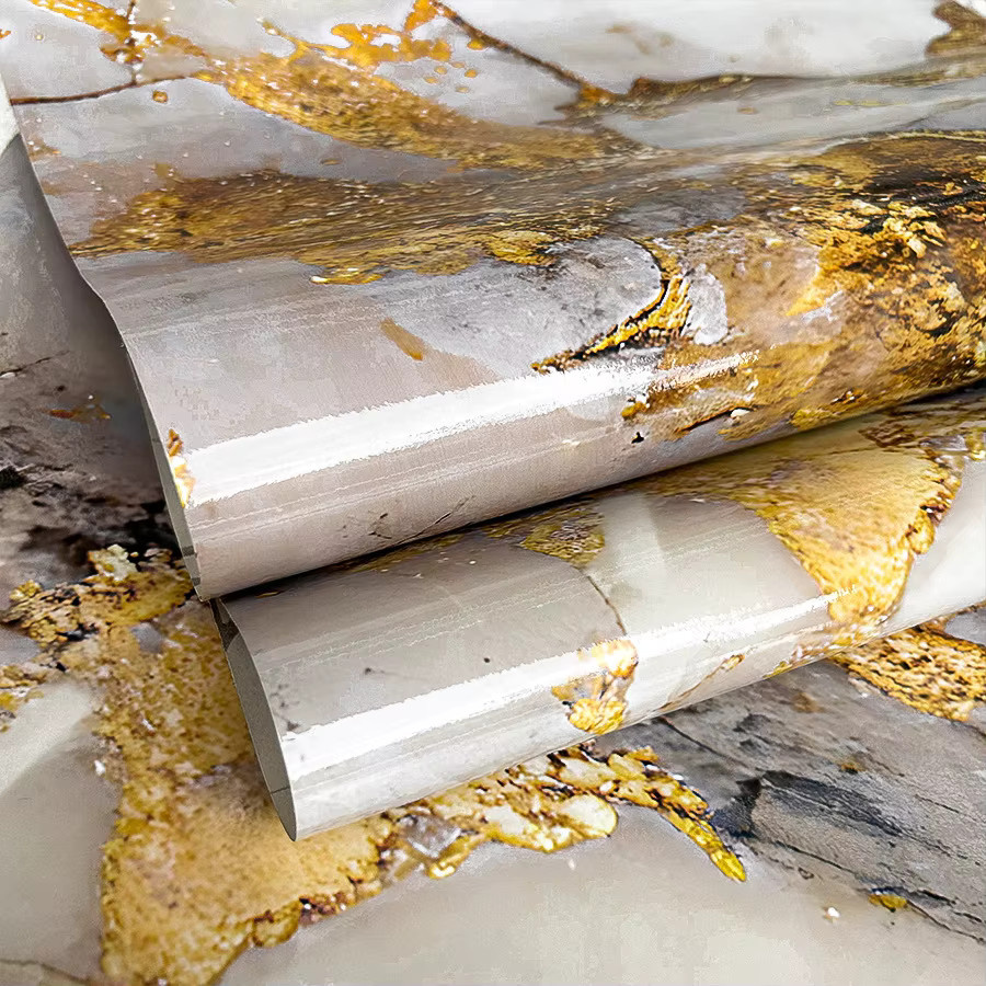 TTOKKONG WALLPAPER Selbstklebende 3D-Marmor Tapete in Gold und Weiß, wasserdichte Steinoptik für Küche, Badezimmer und Wohnzimmer - Bild 2
