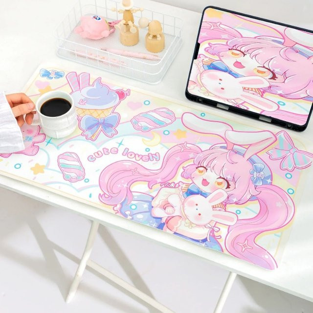 Großes Laptop-Mauspad mit niedlichem Kawaii-Anime-Mädchen Design, bunte Schreibtischunterlage als Tastaturmatte für Studenten und Teenager - Bild 1