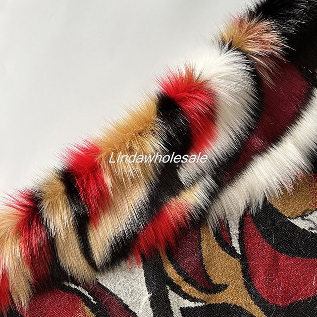 ZHONGYIJIATIMELY Jacquard-Plüschfell in Rot im ethnischen Stil als luxuriöser Fuchspelzimitat-Stoff für Heimtextilien - Bild 1
