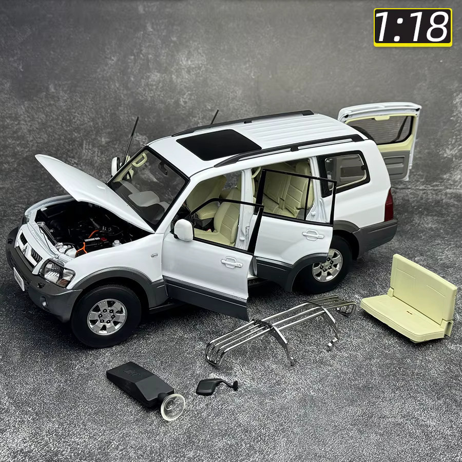 SunStar Mitsubishi Pajero V73, Automodell, 1:18, Metall - Bild 5