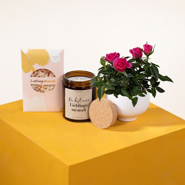 Geschenkset Lieblingsmensch von BLUME2000 in Weiß und Multicolour mit Keramik-Duftkerze aus Sojawachs - Bild 1