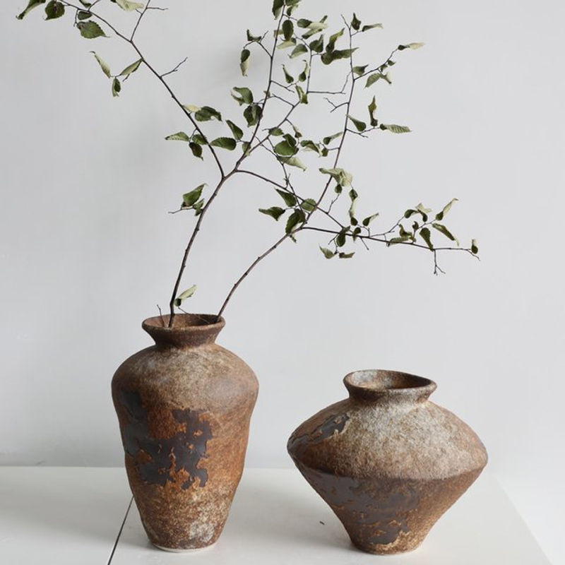 Handgefertigte Keramikvase im Vintage-Stil in Braun für ästhetische Blumenarrangements - Bild 1