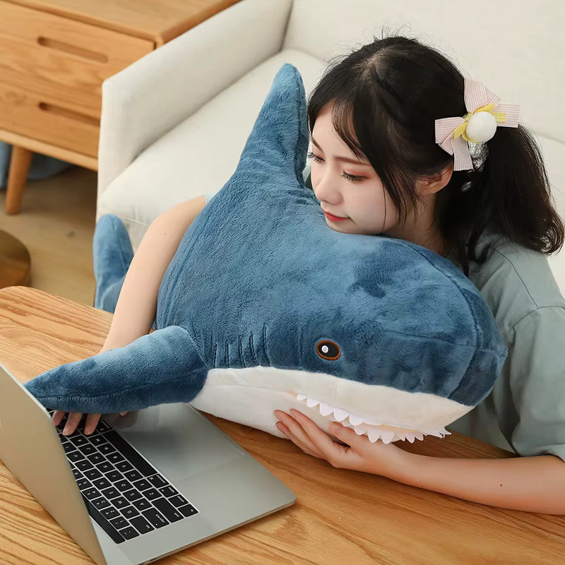 MIAOOWA Shark Whale Plüsch Kissen, Meerestiere, Grau Blau Rosa - Bild 2
