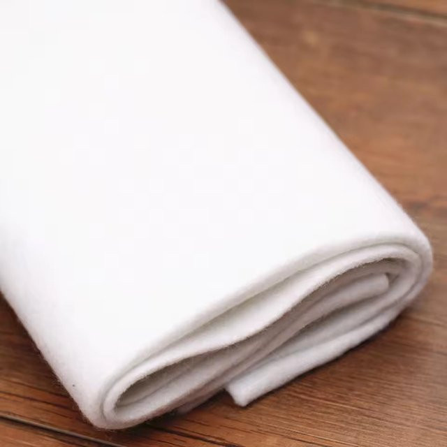 Einseitig klebende Baumwoll-Schlagcreme-Einlagen zum Basteln und für DIY-Stoff, Weiß, 110 g/m2 - Bild 1