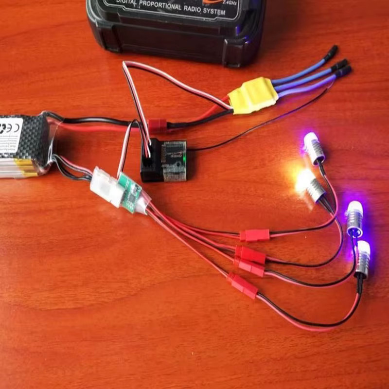 BANGSHE Modellflugzeug-Fernbedienungsschalter, LED-Lichtstreifen, Rauchschalter, Nachtlicht-Controller, 1 bis 4 3S - Bild 3