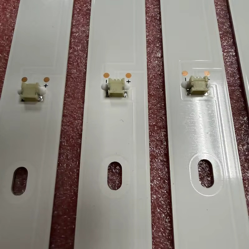 Kompletter LED-Hintergrundbeleuchtungsstreifen-Satz in Weiß für RCA RTRU5527 US CHIQ UHD55E6000ISX2 - Bild 2