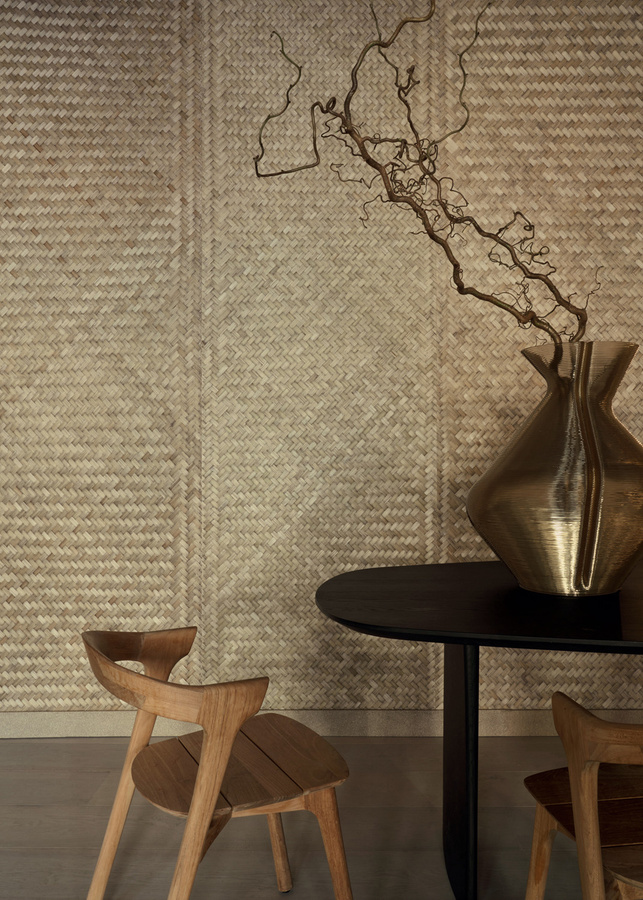 CMO Paris Tapete Bambou Grand Chevron in Fumé mit geometrischem Design in Grau und Braun - Bild 1