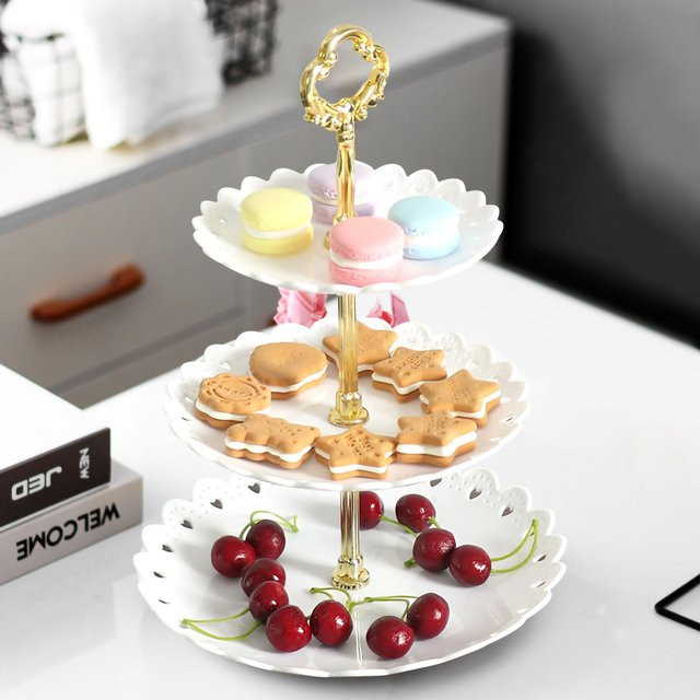 TOPINCN Drei-Schicht-Etagere aus Kunststoff für Dessert und Obst in Weiß - Bild 1