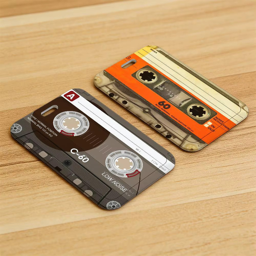 Retro Kassetten-Design Ausweishalter aus Kunststoff in Multicolour für Arbeitsausweis und Schlüsselband - Bild 4