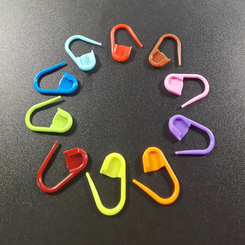 100 Stück Strickwerkzeuge Locking Stitch Marker in Mixfarben aus Kunststoff zum Häkeln und Stricken - Bild 2